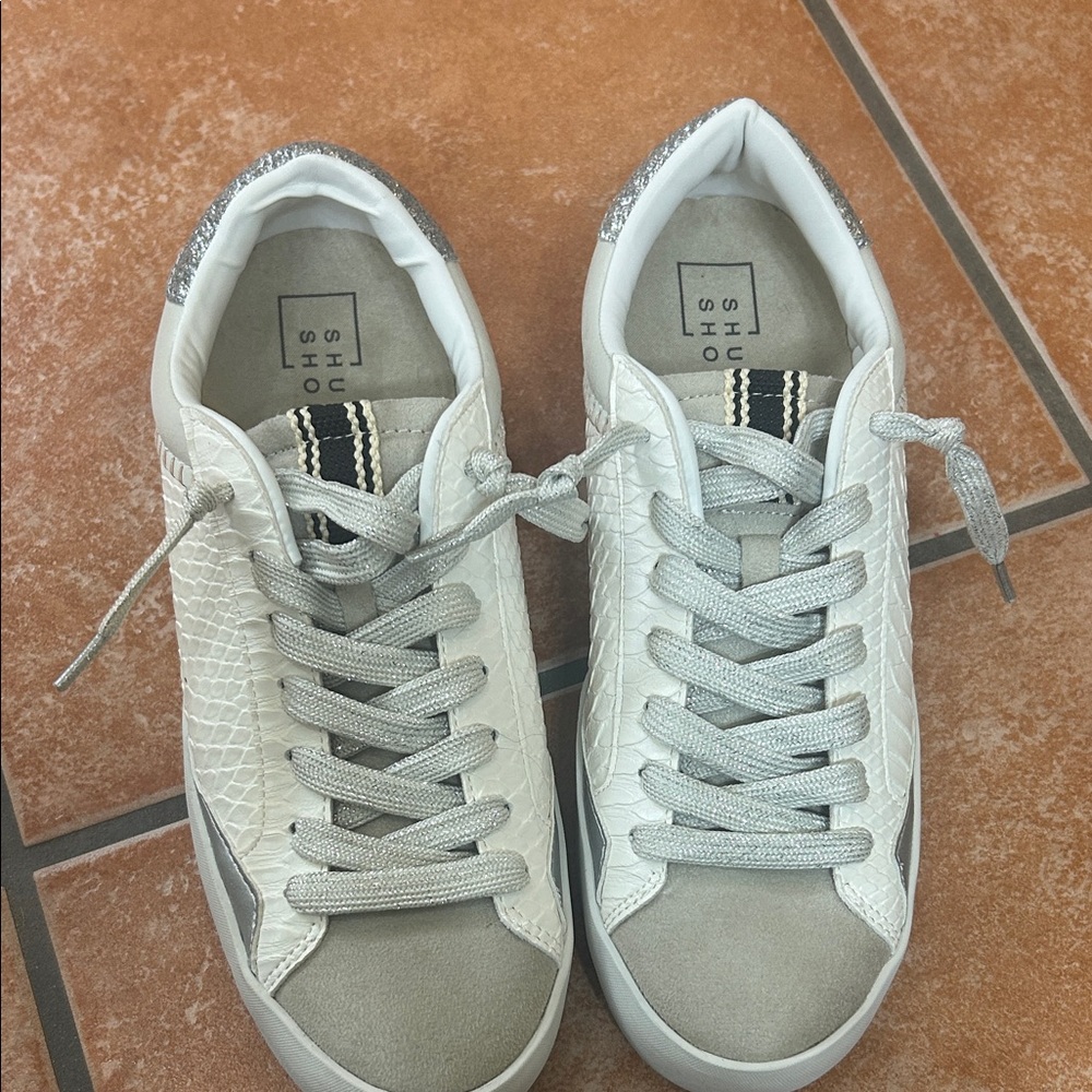 Shushop Ruby White, Silver Bone Snake Textured Sn… - image 2